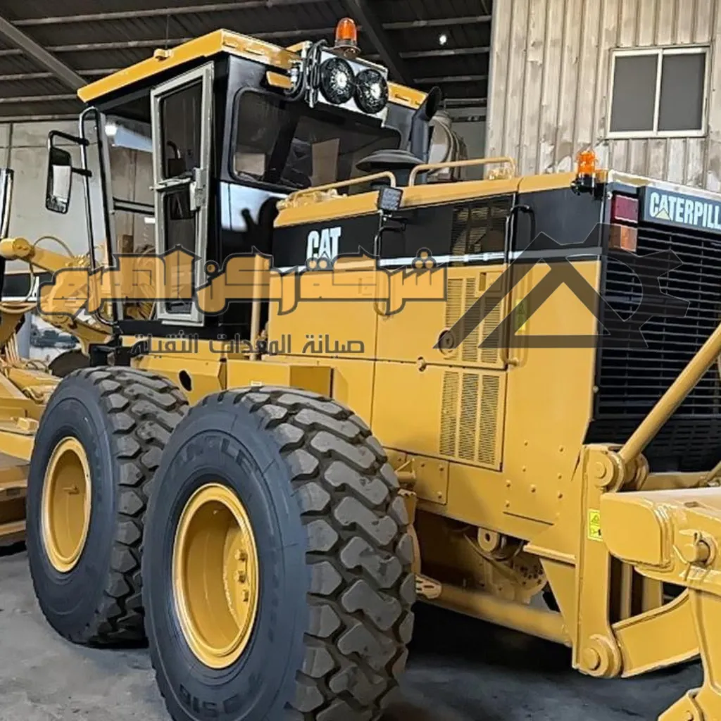 صيانة المعدات الثقيلة بالرياض تركيب استكرات وخطوط معدات ثقيلة في الرياض. طباعة وتركيب شعارات الوكالة (CAT, Komatsu) وتصميم استيكرات خاصة للشركات. خامات أصلية مقاومة للشمس والحرارة. لمسة أخيرة احترافية من ركن الهرم.